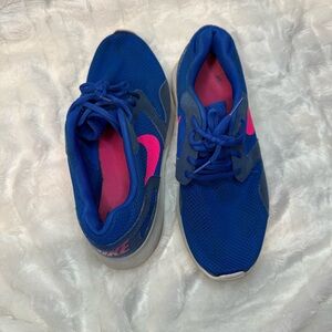 Nike Women’s Sneakers in Blue and Pink Size 10